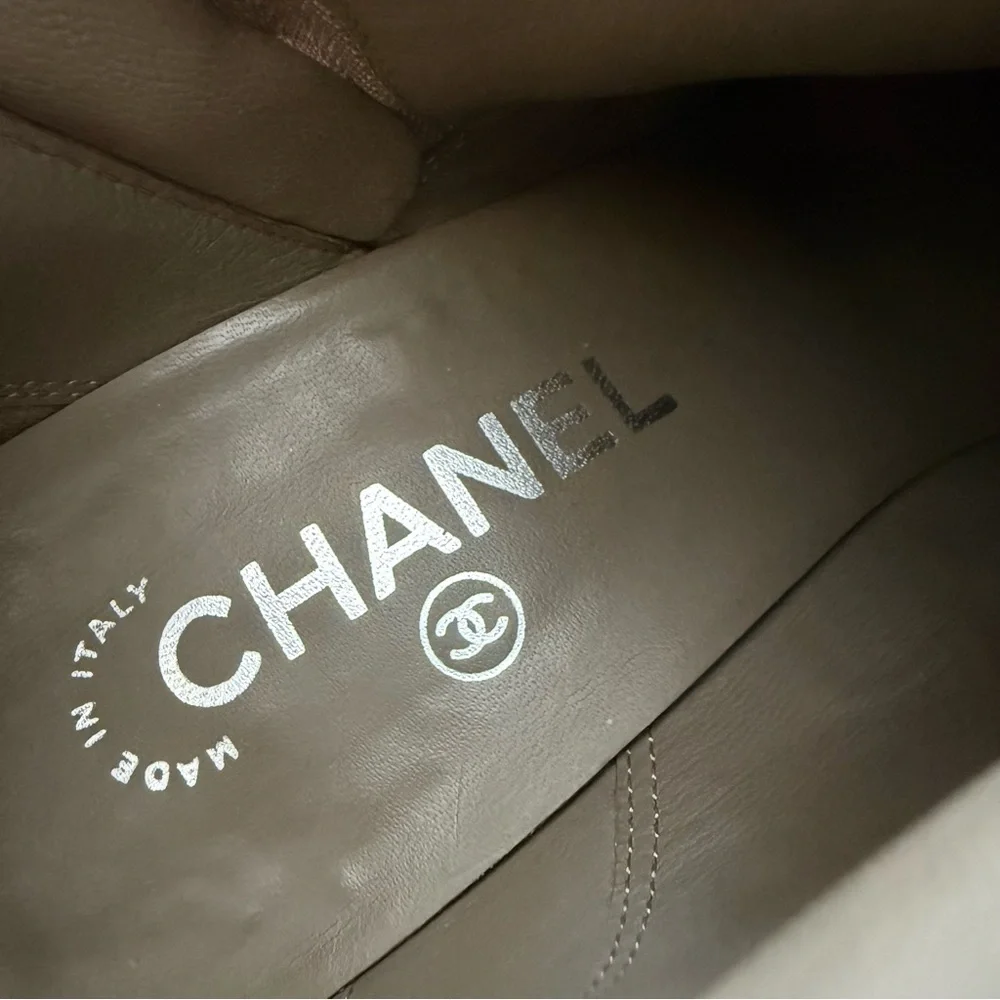 CHANEL Suede Chain Ankle Boots CC Logo Block Heel Booties Size 39